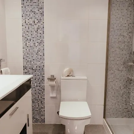 Hauzify I Marina Apartment