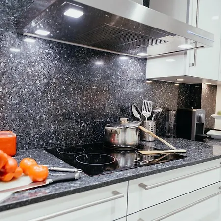 Hauzify I Marina Appartement